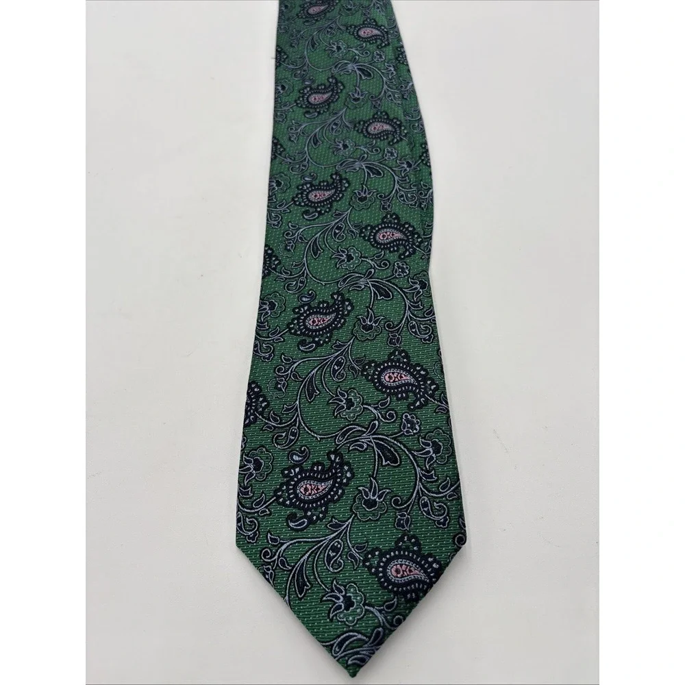 R Designed in Italy Green Paisley‎ 100% Silk Necktie Tie 60
